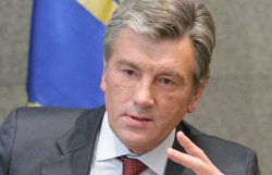 Ющенко: Янукович должен прекратить собачьи бои политиков