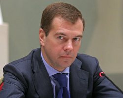 Медведев призвал не церемониться с террористами