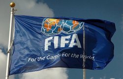 ФИФА требует от ФФУ не снимать Суркиса до 2012 года 