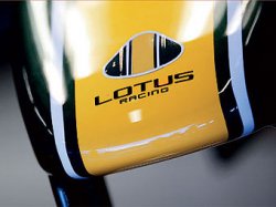 Спор между двумя "Лотусами" Формулы-1 решится в марте