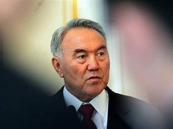 Назарбаев выразил готовность подольше остаться президентом