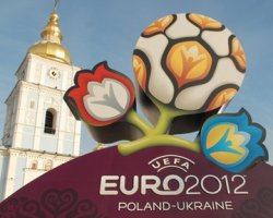К Евро-2012 начали искать специалистов