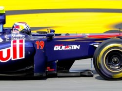 Хэмилтон назвал новый болид Toro Rosso "абсурдно быстрым"