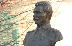 Коммунисты предложили поставить памятник Сталину в центре Киева