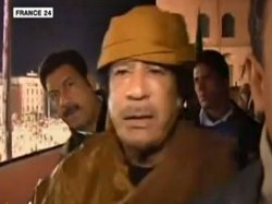 Западные страны хотят поработить народ Ливии, считает Каддафи
