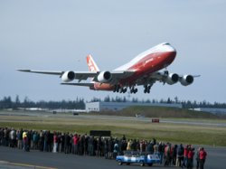 Самый длинный пассажирский самолёт в мире Boeing 747-8 Intercontinental впервые поднялся в воздух