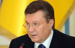 Янукович хочет запретить чиновникам быть партийными