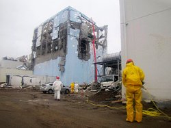 Сюжет дня: ситуация вокруг Фукусимы-1 становится чернобыльской