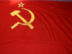 Львов запретил вывешивать красную советскую атрибутику на День Победы