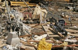 Торнадо в США: погибли уже 340 человек