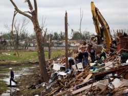 232 жителя Миссури пропали после торнадо