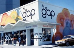 В Киеве открывается первый магазин культового бренда GAP