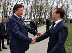 Янукович и Медведев встретятся осенью в Донецке 