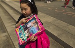 В Японии детей снабдят счетчиками радиации 