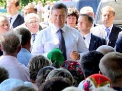 Янукович: Украине нужна трехуровневая система пенсий