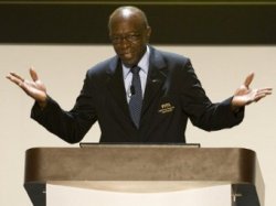 Вице-президент ФИФА ушел в отставку
