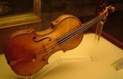 Скрипка Страдивари продана за рекордную сумму 