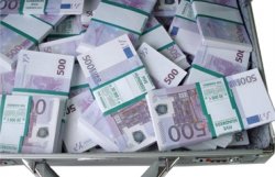 В Москве кассир обменника сбежал с 290 тыс. евро клиента 