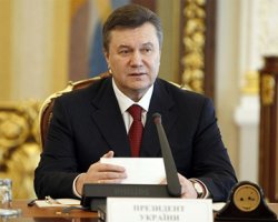 Янукович отменил свой визит в Севастополь на празднование Дня ЧФ