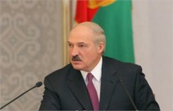 Лукашенко до конца года дважды повысит пенсии 