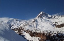 На склоне Казбека найдено тело погибшего украинского альпиниста