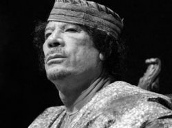 Каддафи тайно похоронен в пустыне