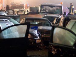 Туман вызвал ошеломляющее ДТП в Германии: столкнулись 50 авто и 8 человек погибли