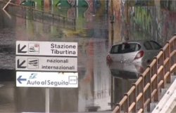 Италию затапливает: погибли более 20 человек