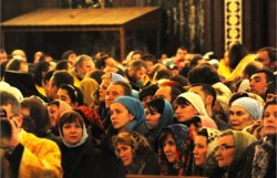 К Поясу Богородицы в Москве выстроилась очередь из 80 тысяч человек