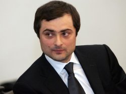 Сурков временно возглавил администрацию президента
