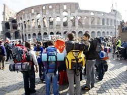 Власти Италии опровергли обрушение стены Колизея