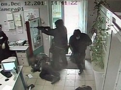 В Донецке второй раз за декабрь ограбили банк. На этот раз 5 трупов