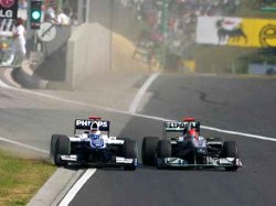 В "Формуле-1" в сезоне-2012 появятся новые правила обгона