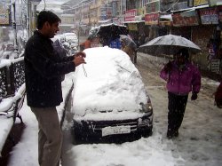 Индия переживает чрезвычайно холодную зиму: от необычно низкой температуры погибли 140 человек