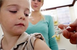 Депутаты хотят разрешить детям посещать детсады без прививок