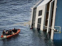 Обнаружены тела еще пяти погибших на теплоходе Costa Concordia