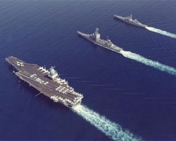 30 боевых кораблей США сосредоточены в районе Ближнего Востока