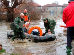 Целое село в Болгарии затопило из-за прорыва плотины: жертв может быть сотни