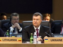 Украина выполнила свои обязательства по высокообогащенному урану - Янукович