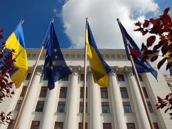Украина и ЕС парафировали Соглашение об ассоциации. Но лишь политическую часть