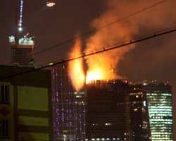Площадь пожара в башне московского бизнес-центра увеличилась втрое