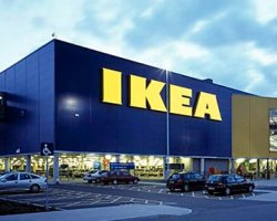 Порошенко заявил, что Ikea возвращается в Украину