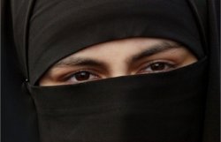 Во Франции за год запрета паранджи оштрафовали 300 мусульманок