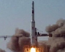 Северокорейская ракета развалилась в воздухе