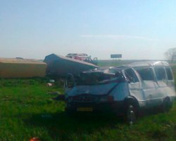 В Крыму столкнулись два микроавтобуса: погибли шесть человек