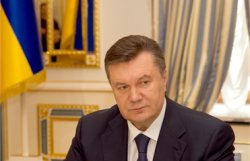 Янукович подписал закон о запрете курения в общественных местах