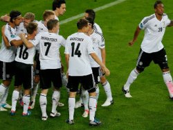 Германия вышла в полуфинал чемпионата Европы по футболу