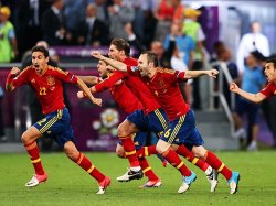 Сборная Испании - первый финалист Евро-2012