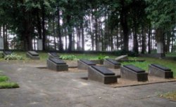 В Латвии вандалы осквернили советское воинское захоронение
