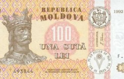 В Молдавии дорожным полицейским запретили иметь при себе более $8 наличными